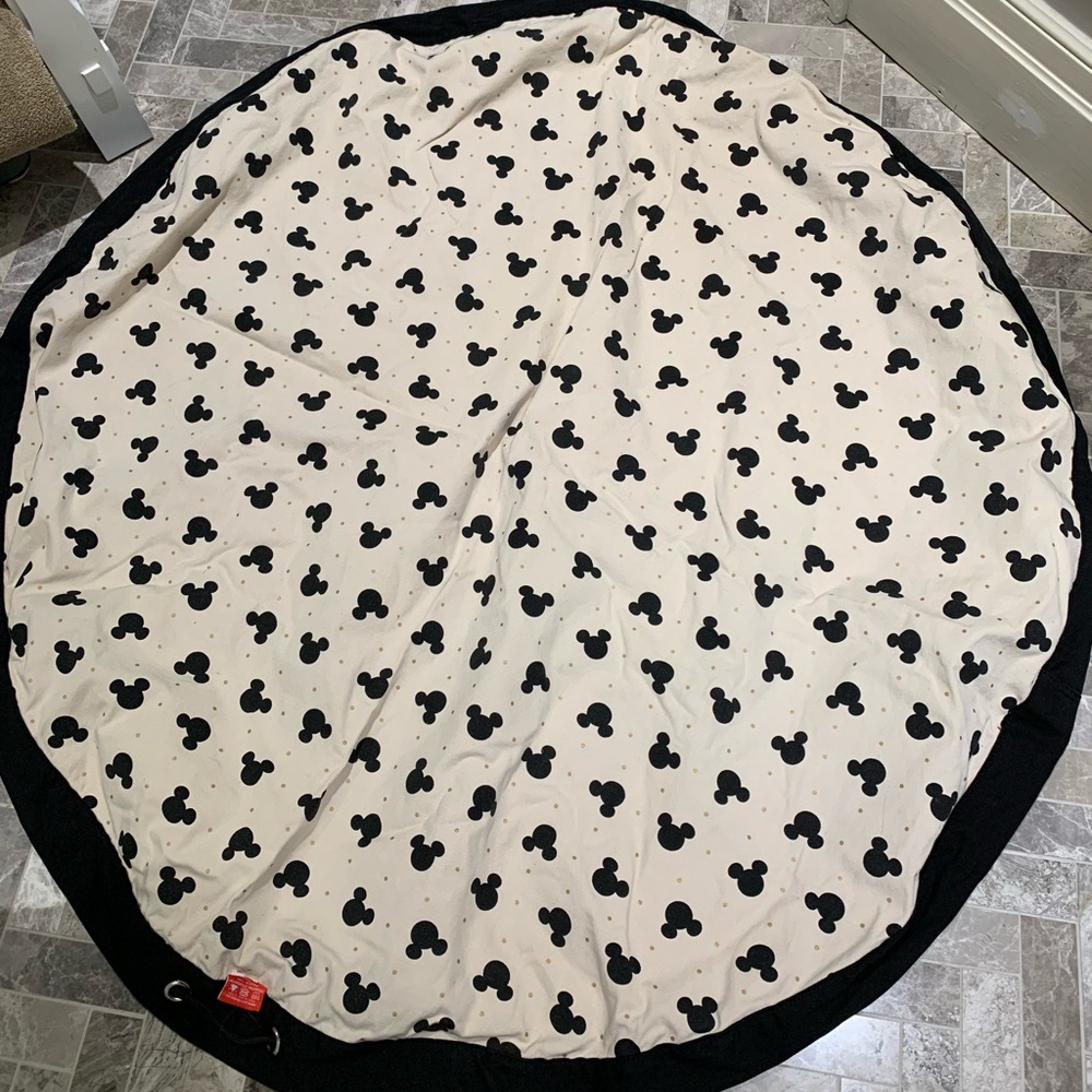 Play and Go playmat and storage bag